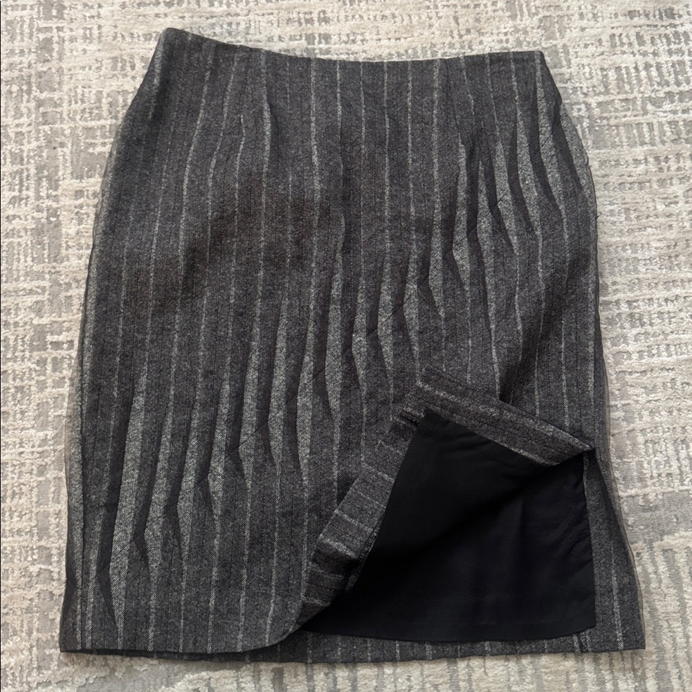 NWOT Joeffer Caoc Grey Pinstripe Pencil Skirt – Size 10 – Wool Blend - Picture 6 of 6